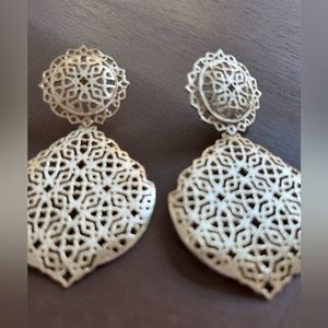Kendra scott statement earrings